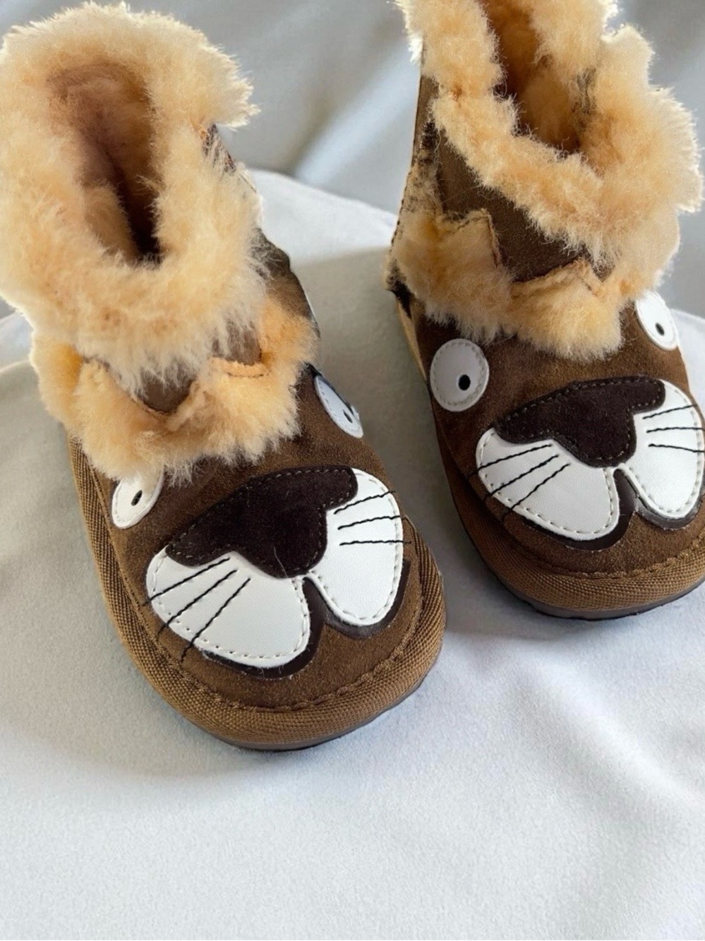 Emu Australia 12-18 months Lion Plush Merino Wool Shearling Boots